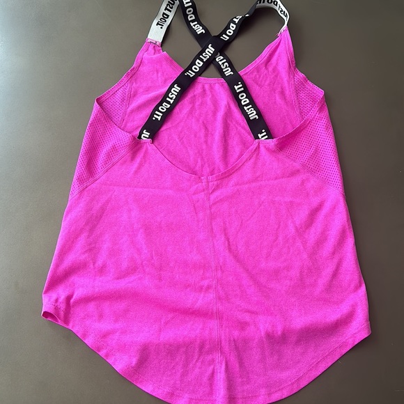 Nike dry fit top - Picture 2 of 2